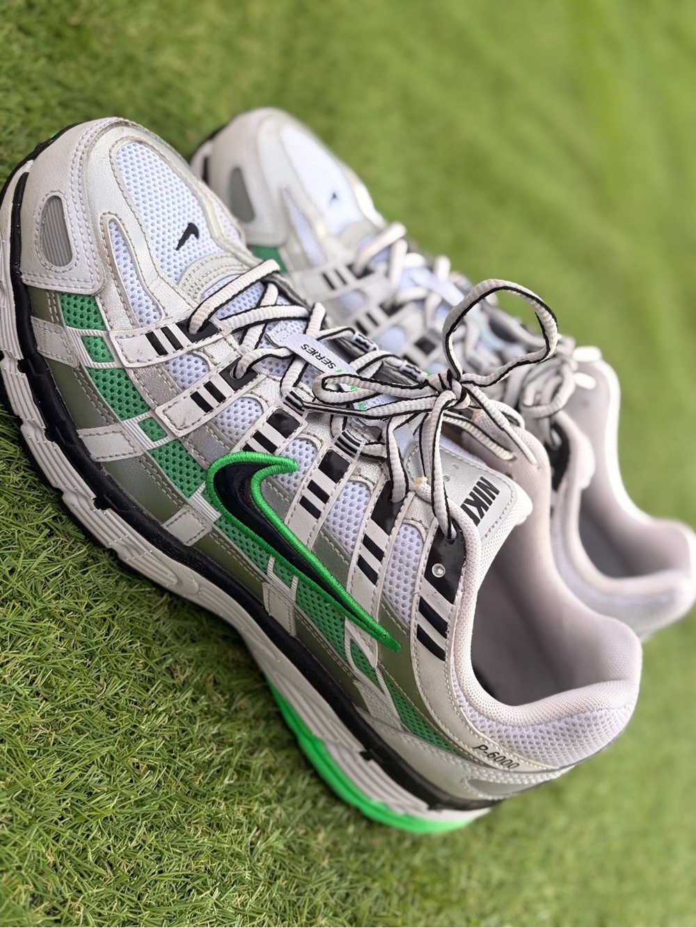 P 6000 Nike Men’s White and Green Mesh Running Sneakers